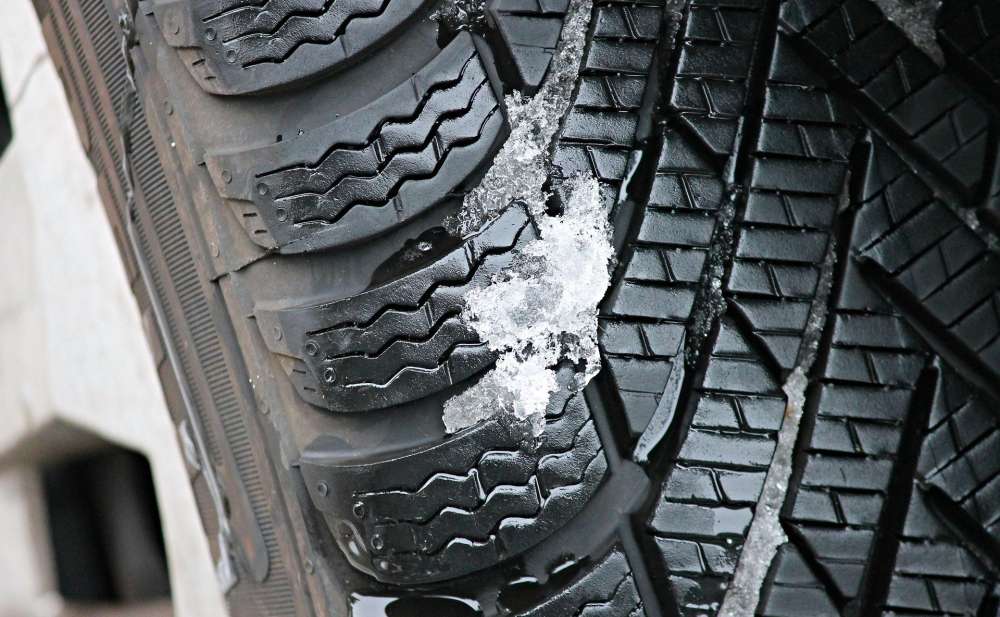 winter tires 3198543 1920